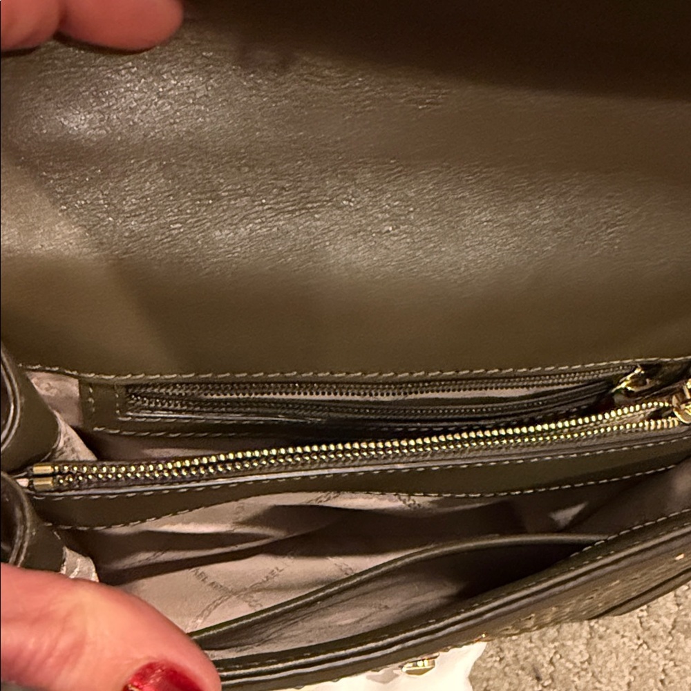 MICHAEL MICHAEL KORS
Whitney Large Studded Leather Convertible Shoulder Bag - Picture 5 of 12
